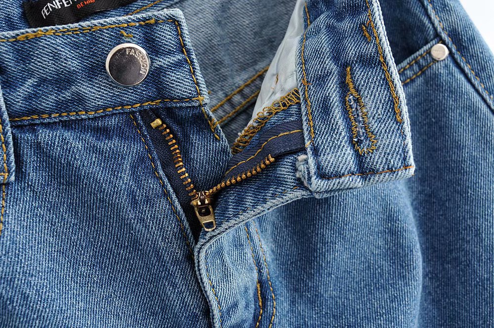 Hip-length denim skirt