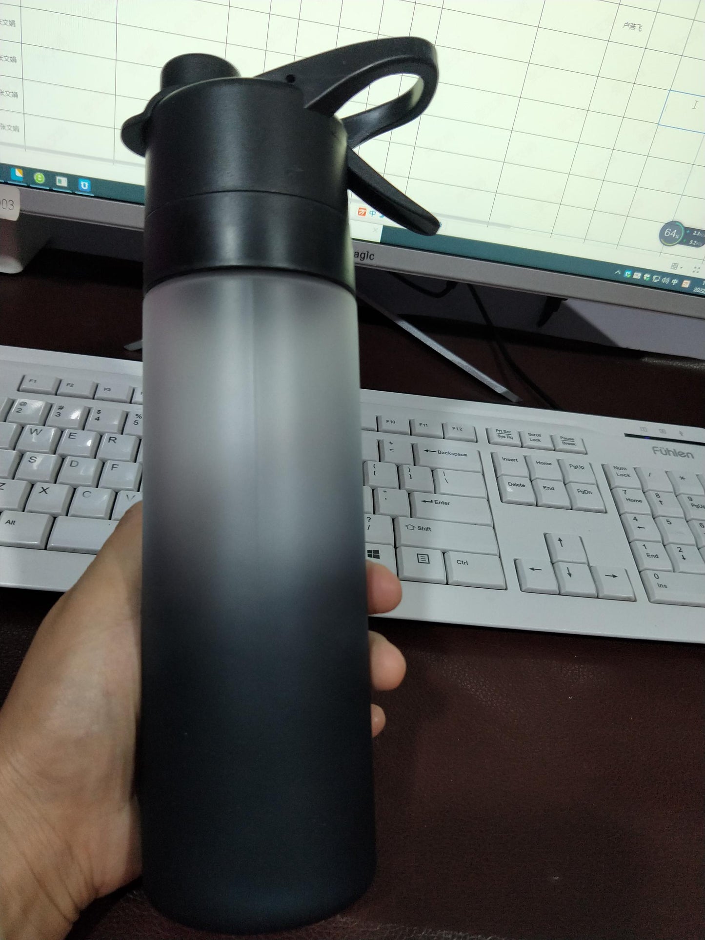 700ml Spray Water Bottle BPA Free Drinkware